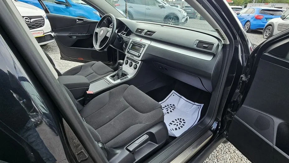 VOLKSWAGEN Passat -