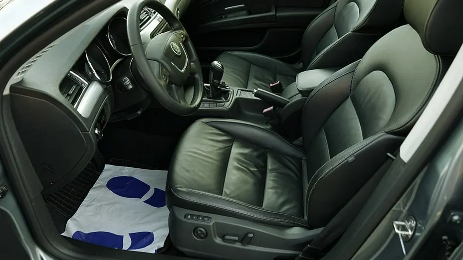 SKODA Superb -