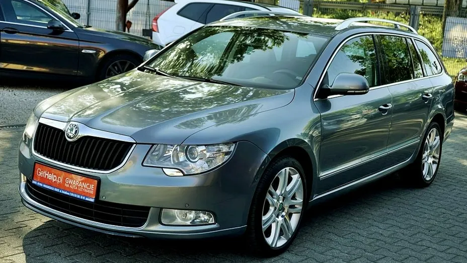 SKODA Superb -