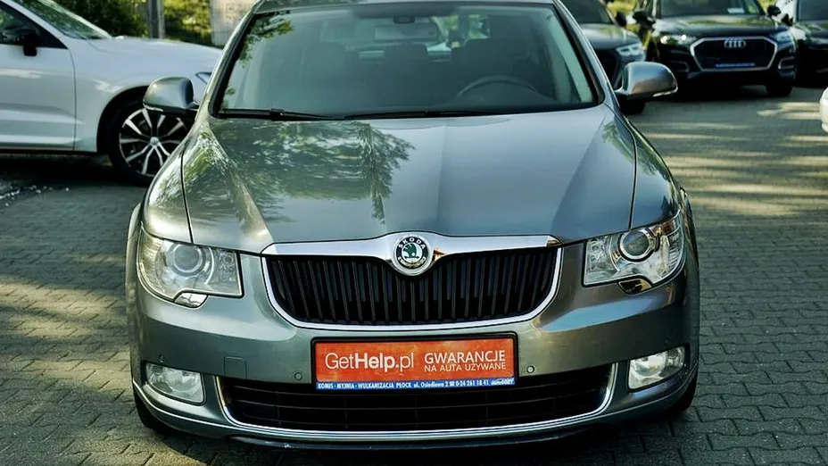 SKODA Superb -