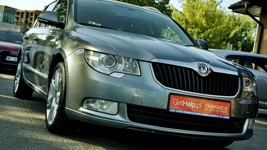 SKODA Superb -
