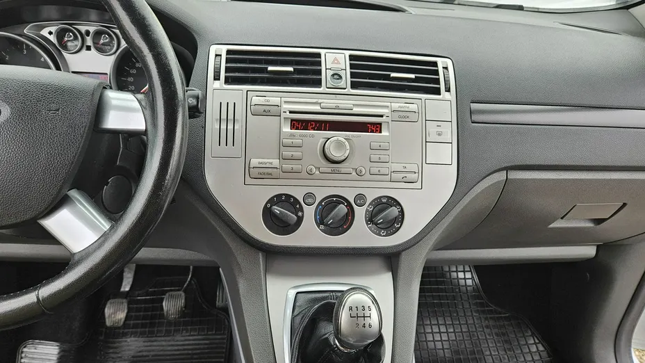 FORD Kuga -