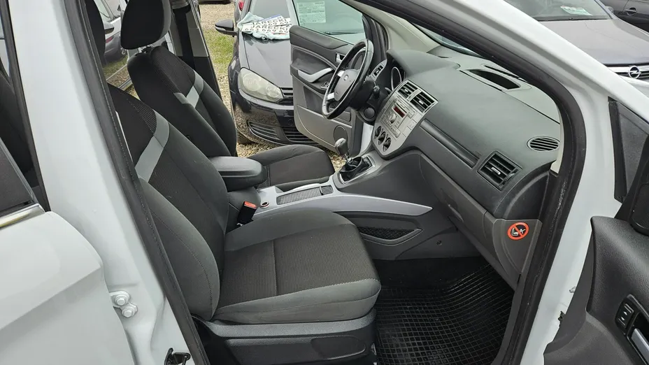 FORD Kuga -