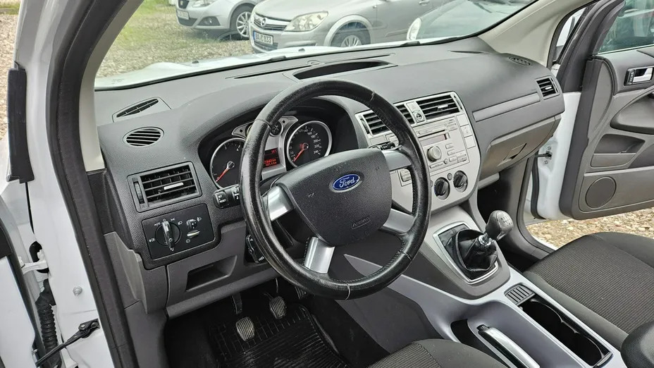 FORD Kuga -
