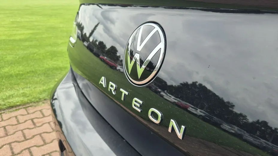 VOLKSWAGEN Arteon -