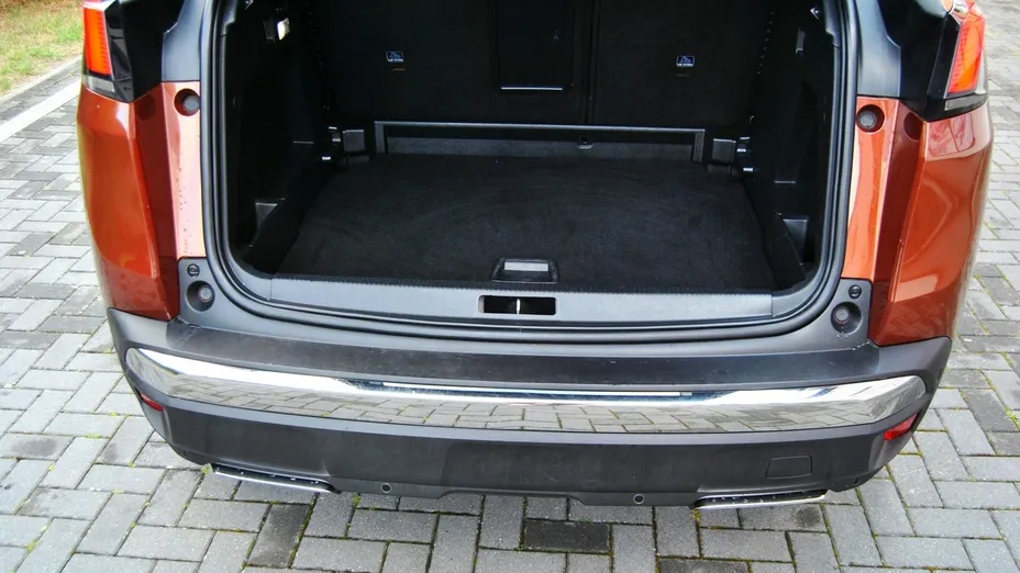 PEUGEOT 3008 -