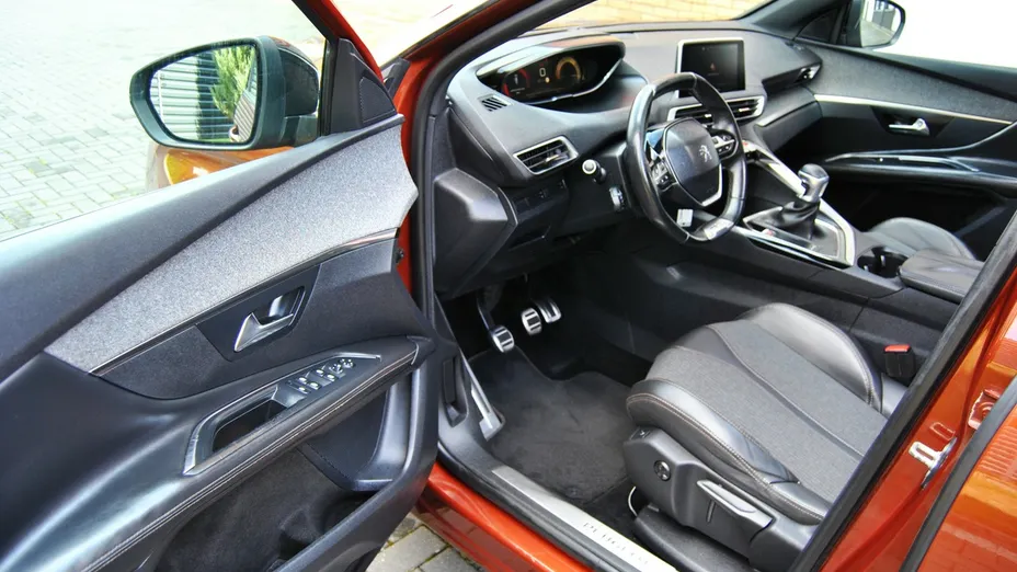 PEUGEOT 3008 -