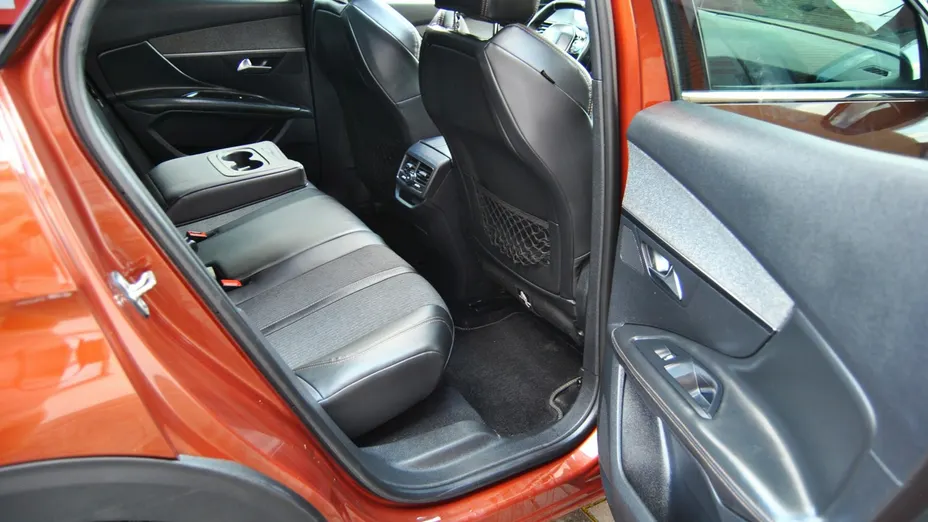 PEUGEOT 3008 -