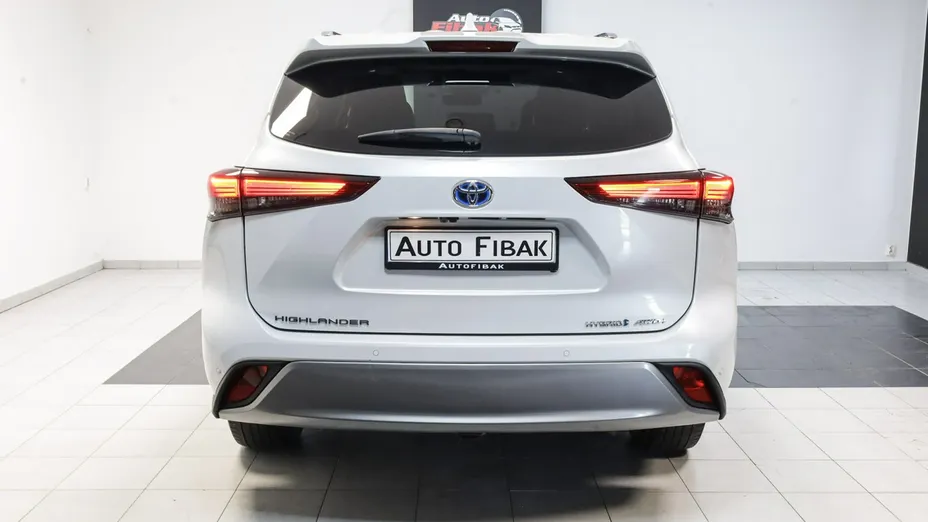 TOYOTA Highlander -