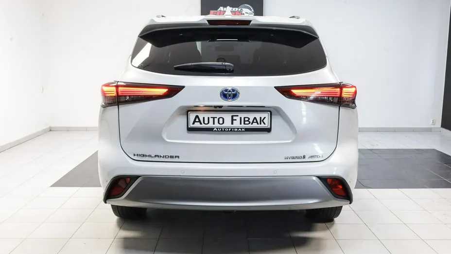 TOYOTA Highlander -
