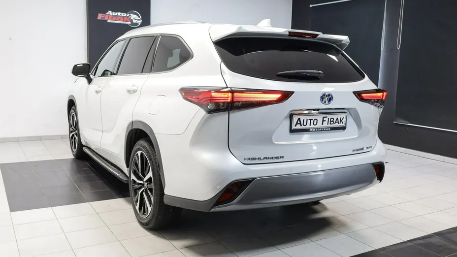 TOYOTA Highlander -