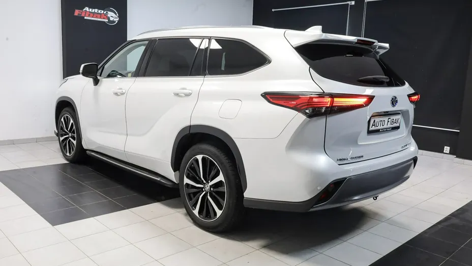 TOYOTA Highlander -