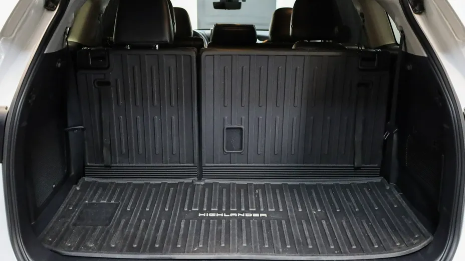 TOYOTA Highlander -