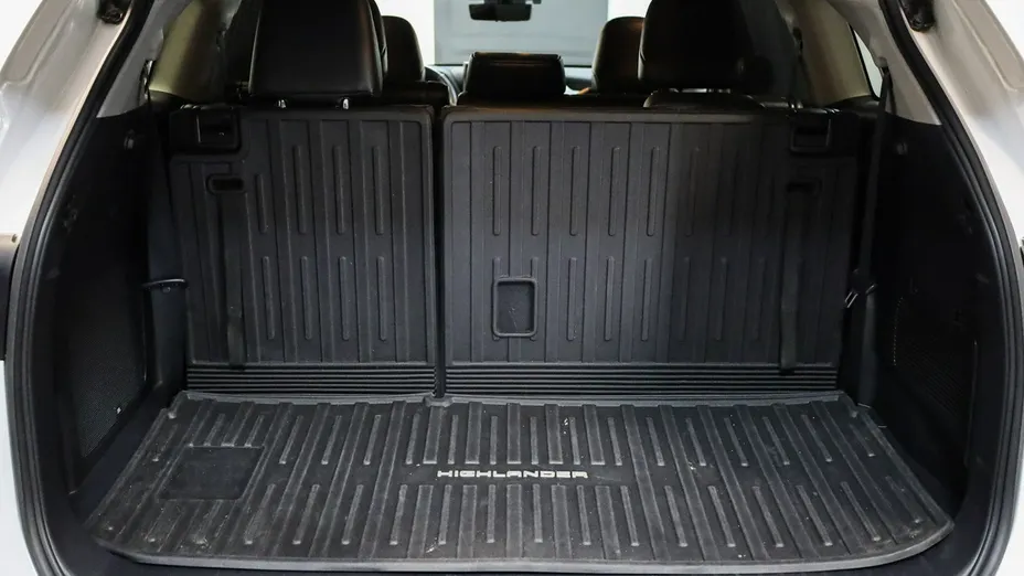 TOYOTA Highlander -
