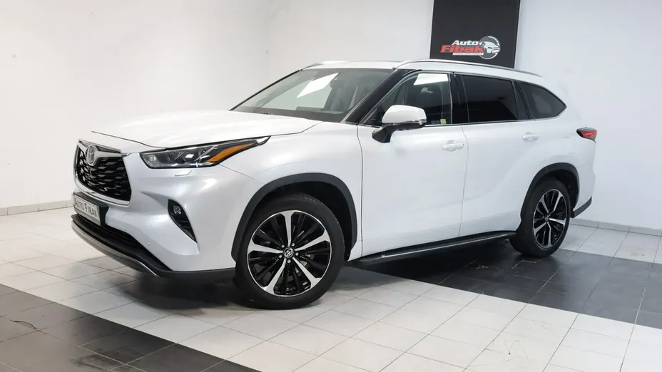 TOYOTA Highlander -