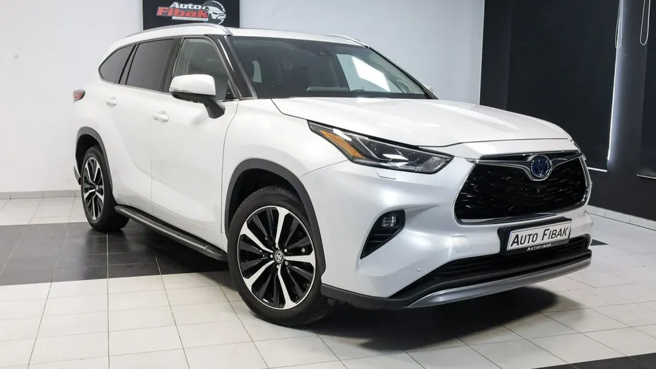 TOYOTA Highlander -