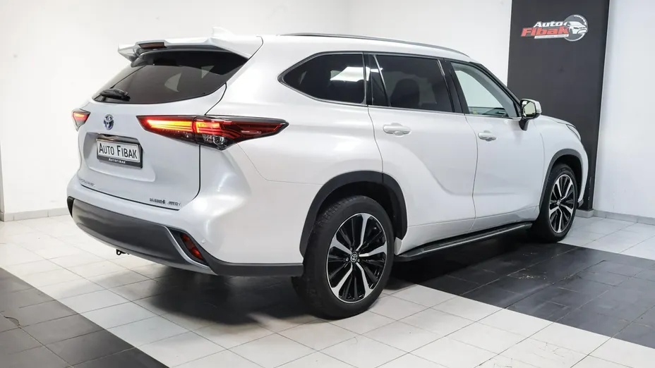 TOYOTA Highlander -