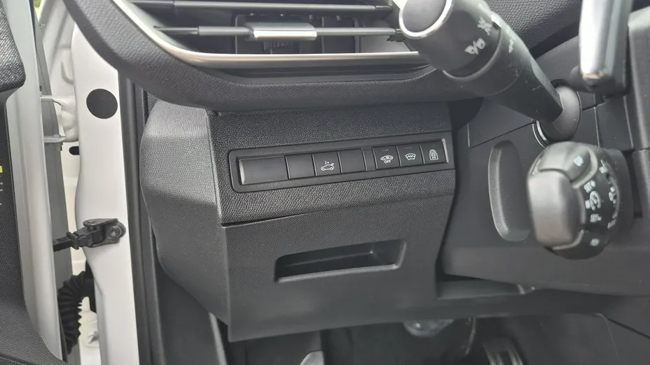 PEUGEOT 5008 -