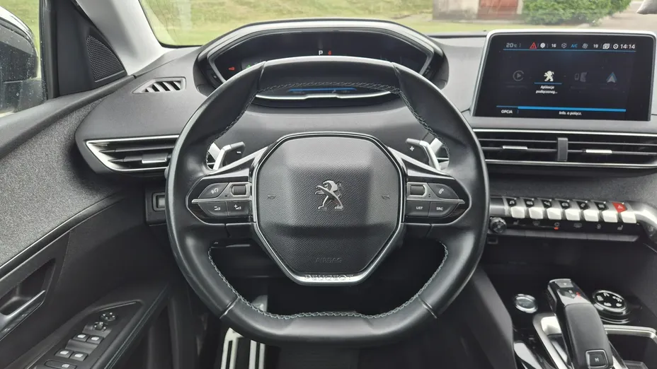 PEUGEOT 5008 -