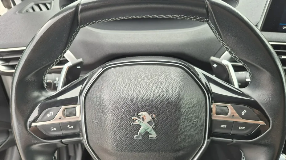 PEUGEOT 5008 -
