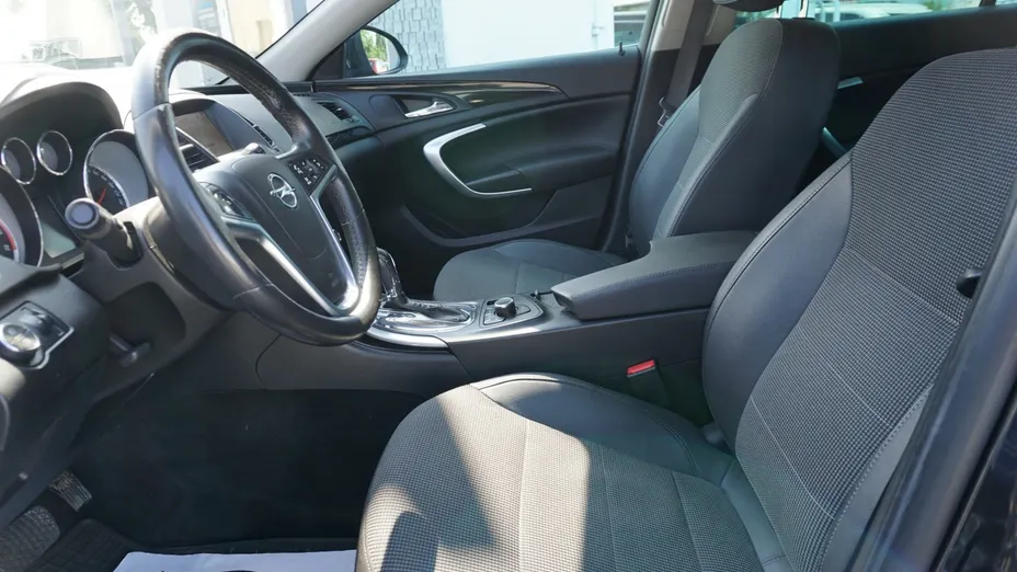 OPEL Insignia -