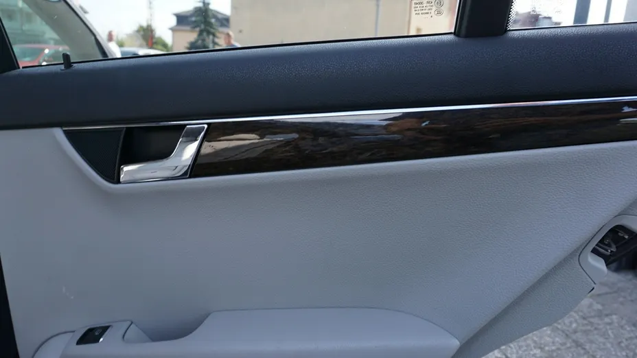 MERCEDES-BENZ C Klasa -
