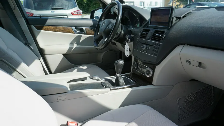 MERCEDES-BENZ C Klasa -