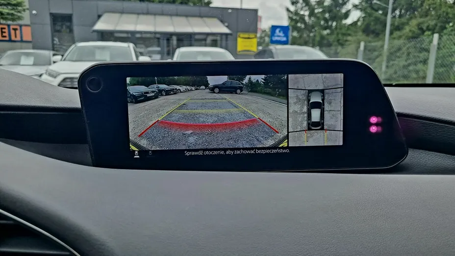 MAZDA 3 -