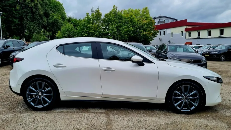 MAZDA 3 -
