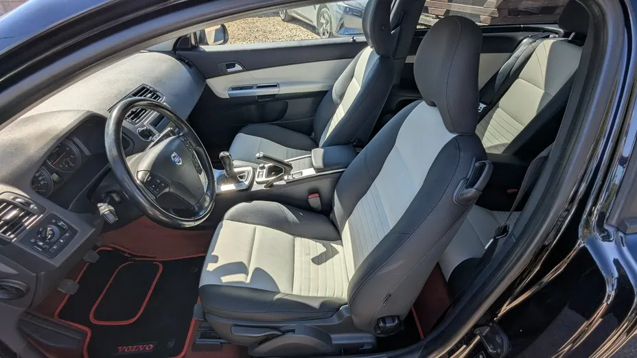 VOLVO C30 -