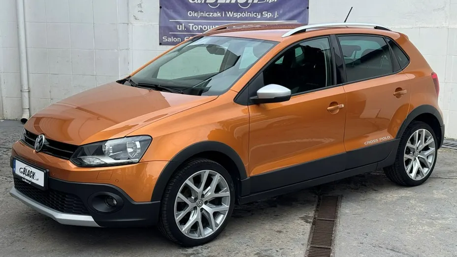 VOLKSWAGEN Polo -