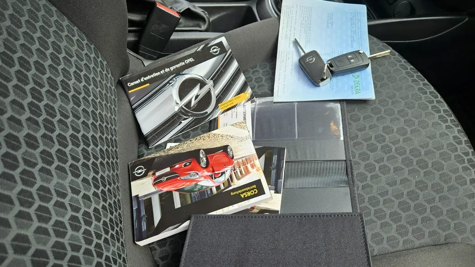 OPEL Corsa -