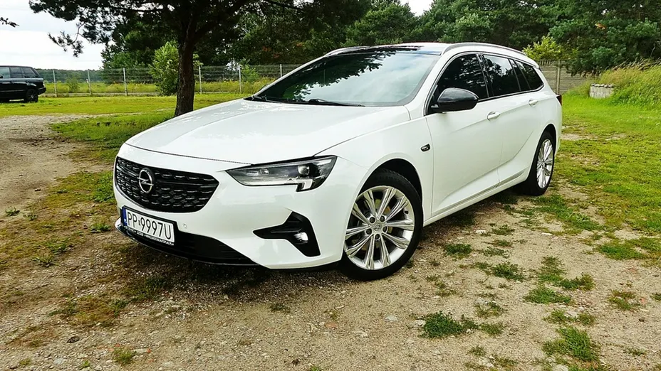 OPEL Insignia -