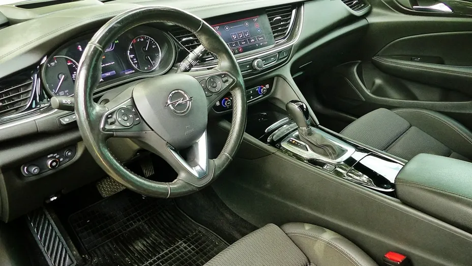 OPEL Insignia -