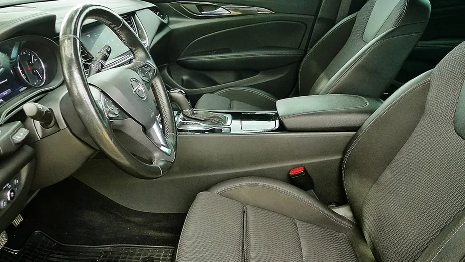OPEL Insignia -