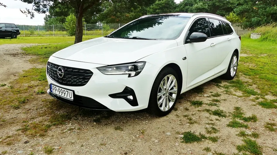 OPEL Insignia -