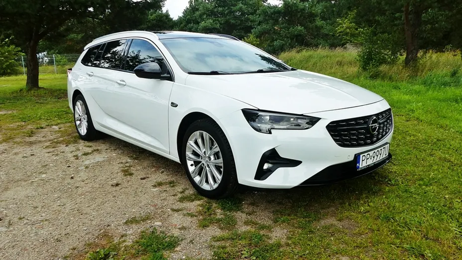 OPEL Insignia -