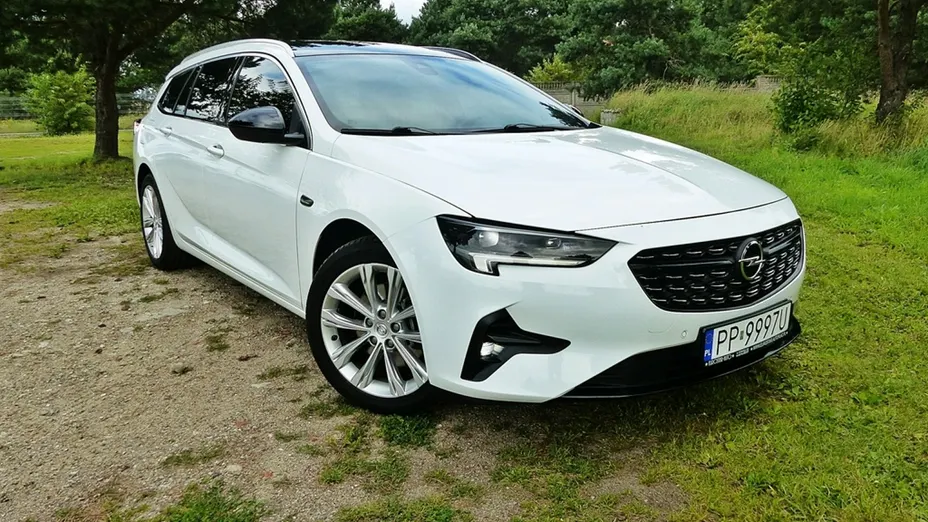 OPEL Insignia -