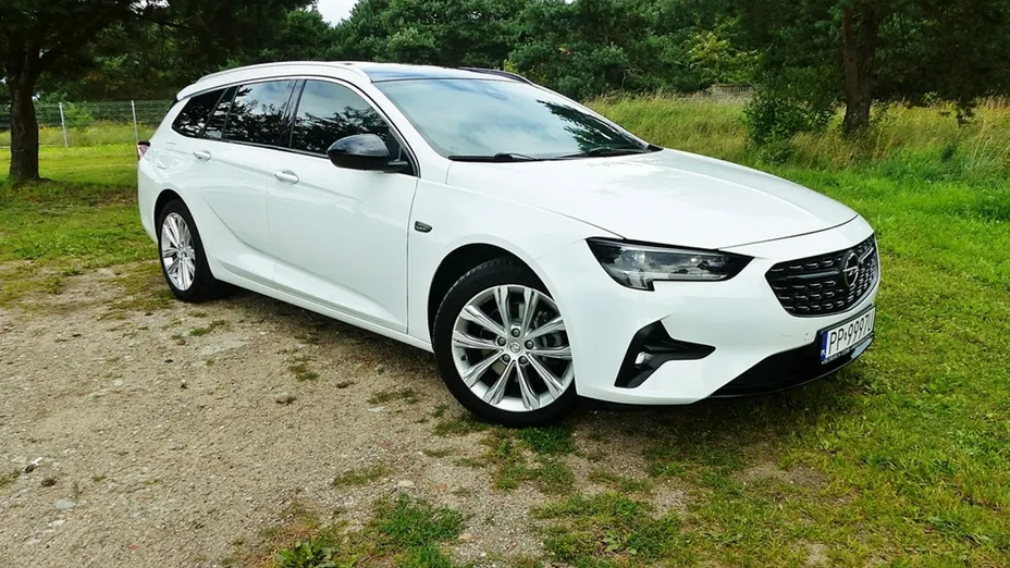OPEL Insignia -