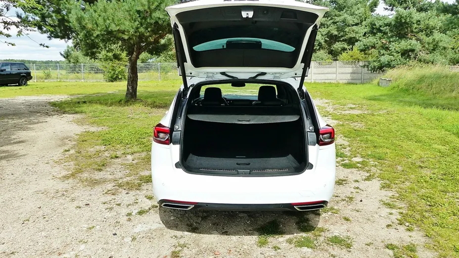 OPEL Insignia -