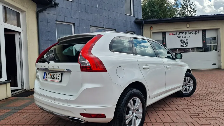 VOLVO XC60 -
