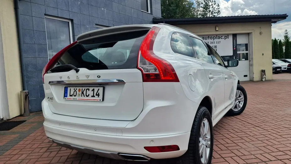 VOLVO XC60 -
