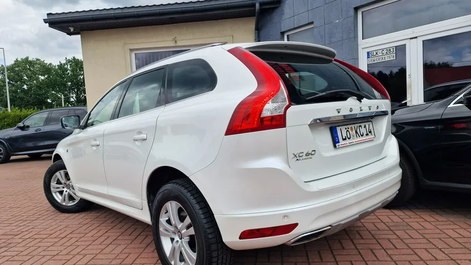 VOLVO XC60 -