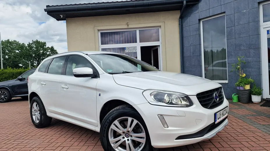 VOLVO XC60 -