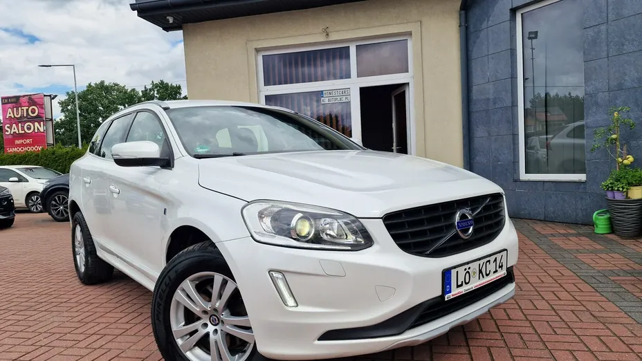 VOLVO XC60 -