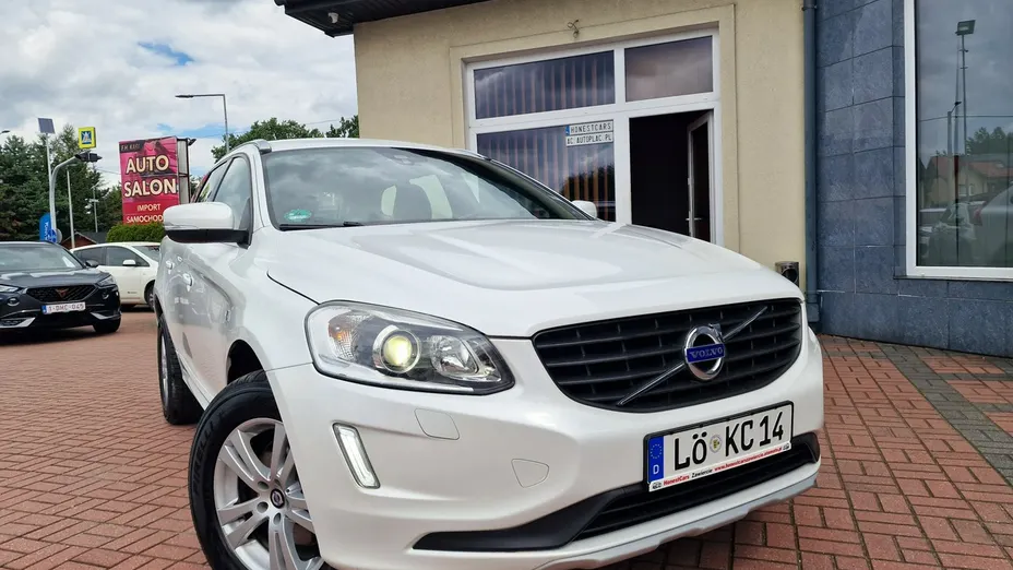 VOLVO XC60 -