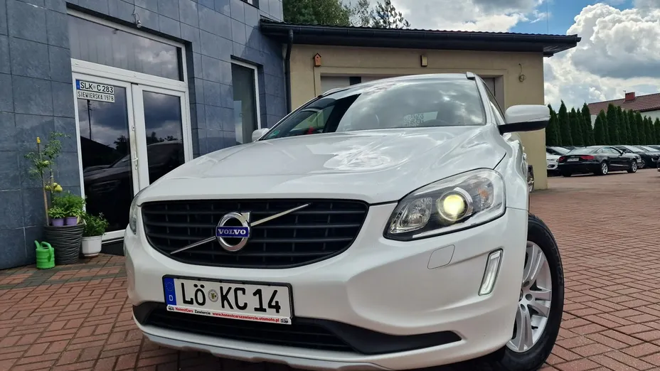 VOLVO XC60 -