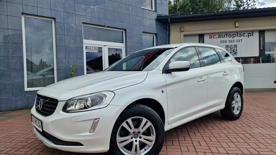 VOLVO XC60 -