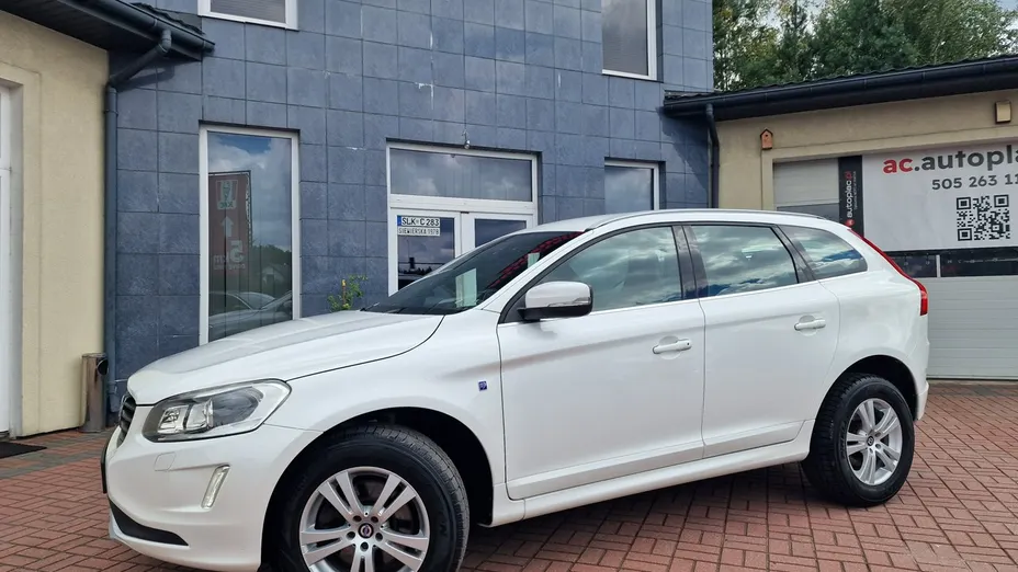 VOLVO XC60 -