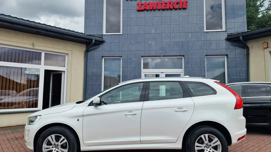 VOLVO XC60 -